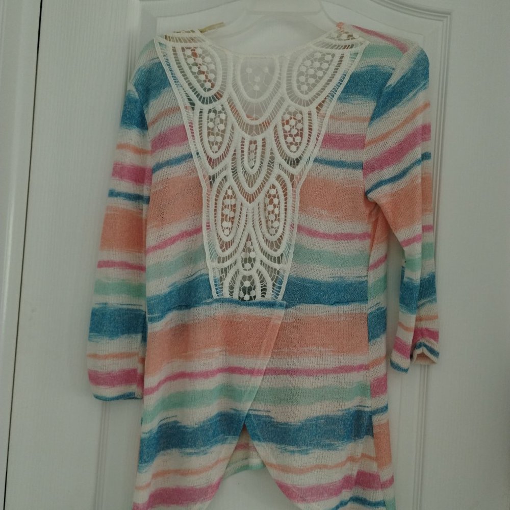 Top - Picture 2 of 2